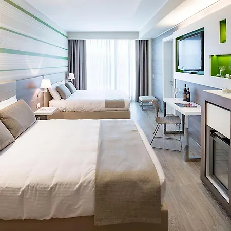 エンジョイ ガルダ ペスキエーラ・デル・ガルダ