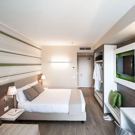 エンジョイ ガルダ 4*